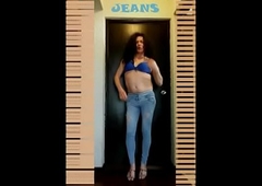 My jeans squeezing my ass - Mi jeans apretando el culo