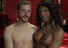 Black trannie sucks small white dick to circumscribe blindfolded guy