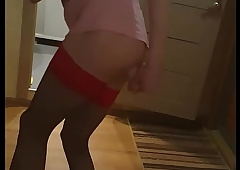 Sissy fuck be transferred to brush ass up dildo